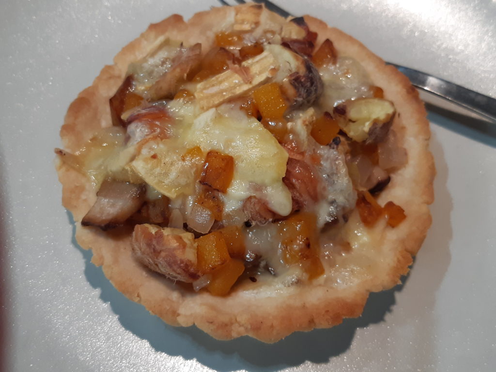 tartelette aux légumes légèrement gratinée