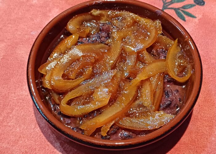 riz au lait chocolaté avec tranches d'agrume confites